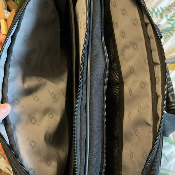 Swiss gear Wenger 16” mainframe laptop briefcase - Picture 15 of 15